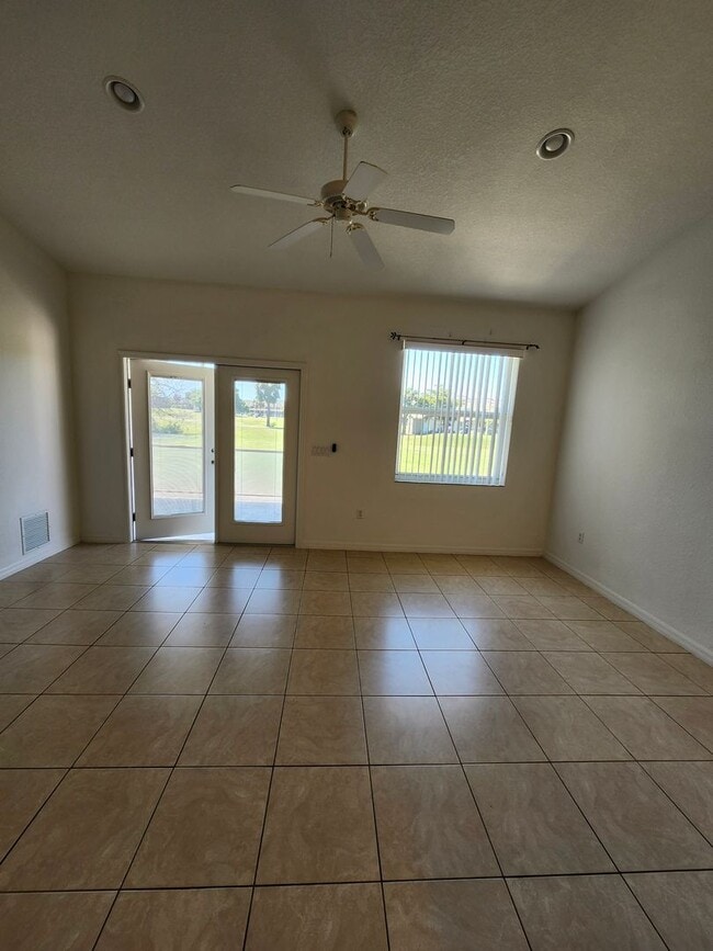 Photo - Deep Creek 3 bedroom Duplex for Rent!