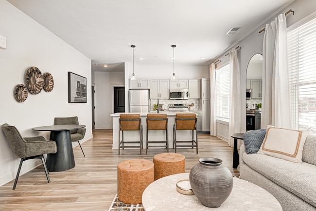 Building Photo - Crossing 5