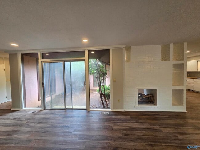 Photo - 1209 Governors Dr SE