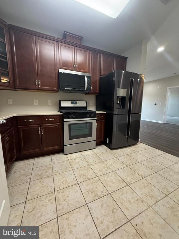 Photo - 1136 Halifax Pl