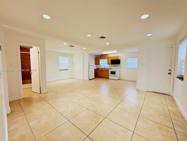 Photo - 2406 McKinley St