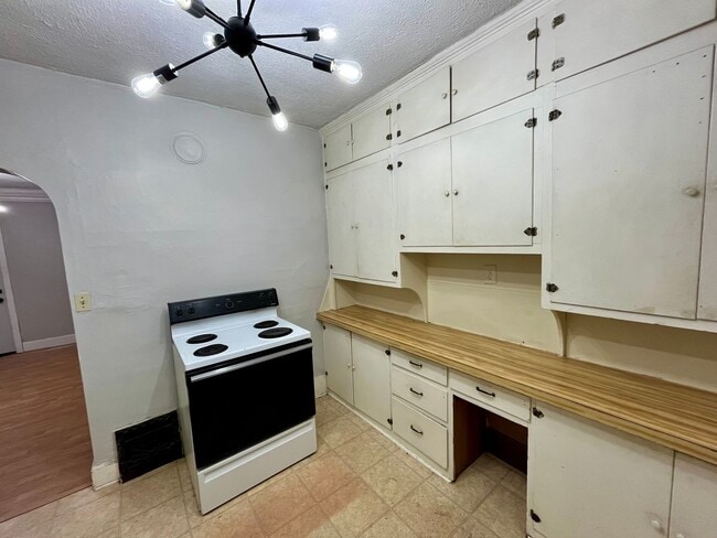 Building Photo - 1209 Cleveland Ave Unit Lower