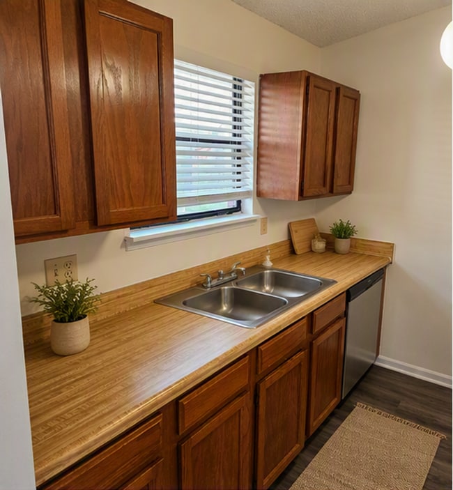 Photo - 1342 Independence Dr