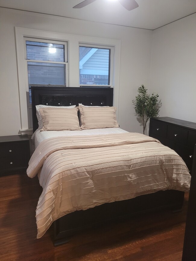 Photo - 789 N McLean Blvd