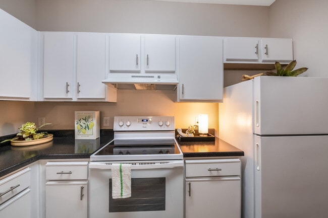Ashbury Square Apartments