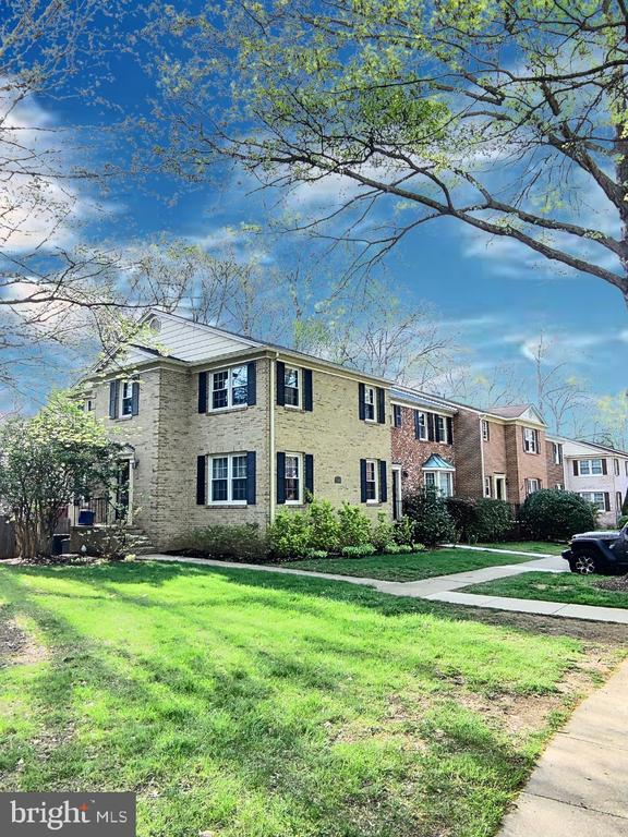 Photo - 9445 Park Hunt Ct Townhome
