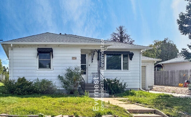 Building Photo - 710 25th Ave