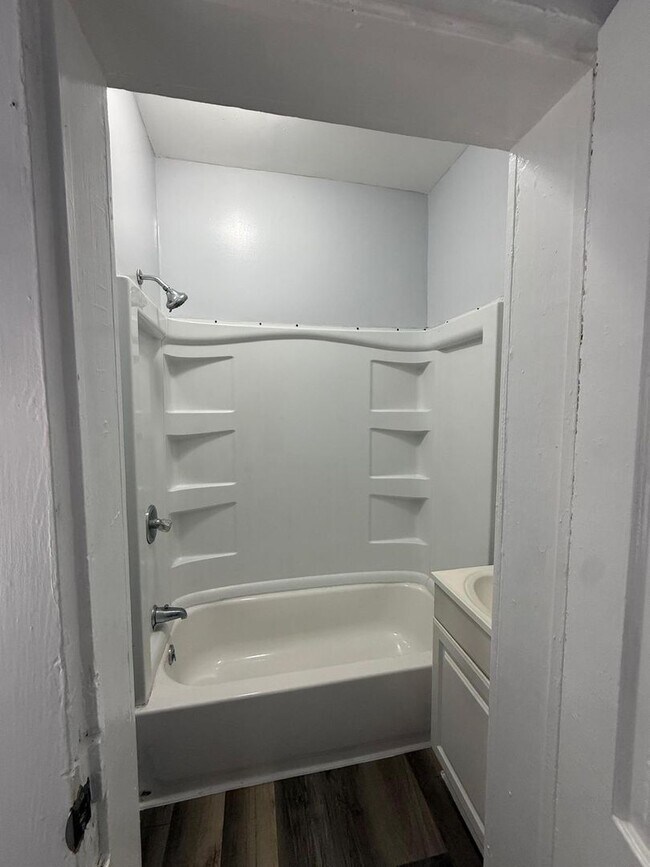 Photo - 140 E 5th St Unit 140 E 5t St  3