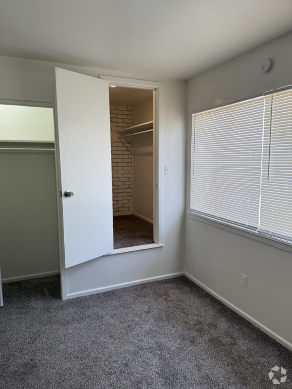 Building Photo - 1303 65th Dr Rental