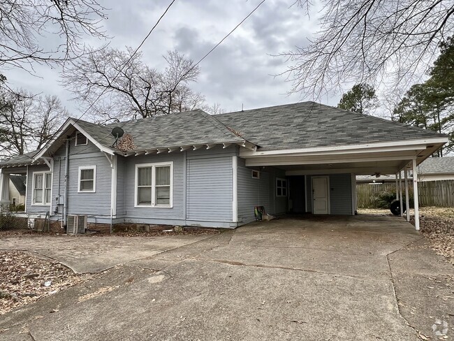 Building Photo - 1230 Pine Bluff St Rental