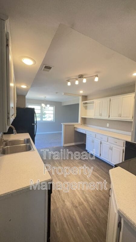 Photo - 8240 N Holmes St