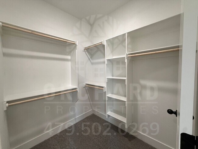 Photo - 983 Madden St