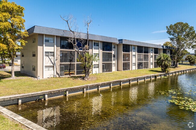 Photo - Versailles Gardens Condominium