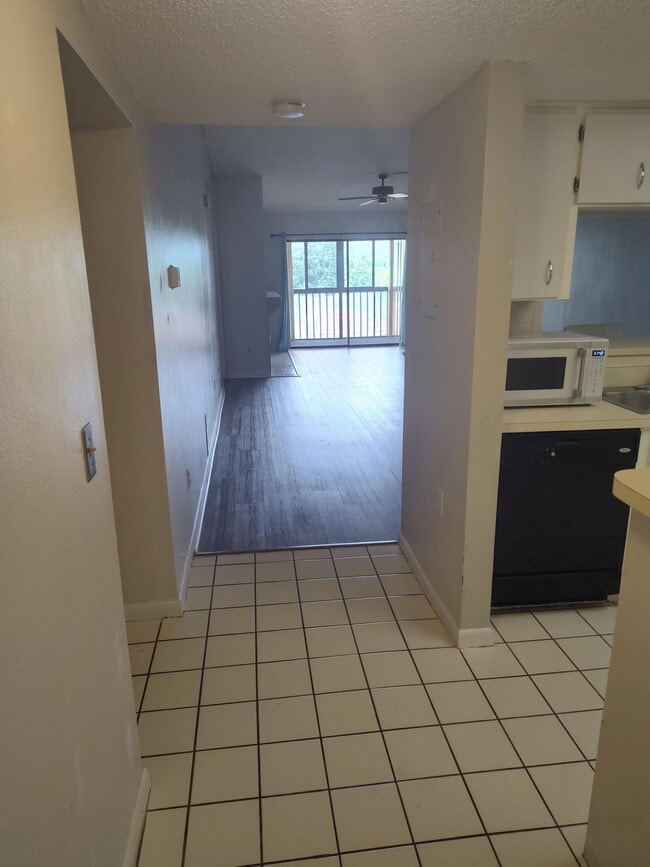 Building Photo - 2440 Winding Creek Blvd Unit 301 Rental