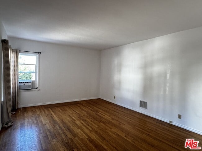 1242 Edris Dr