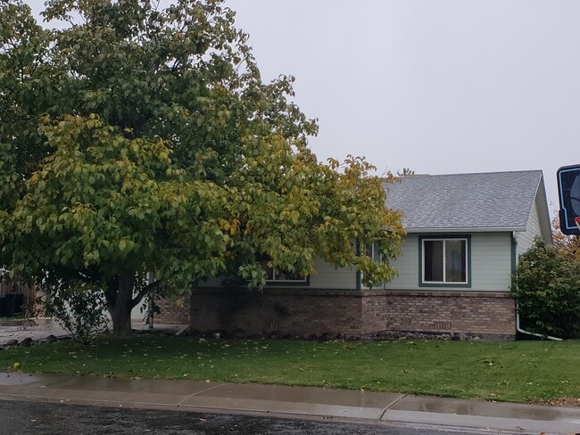 Building Photo - 461 N Sun Ct