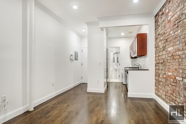 Building Photo - MOTT STREET