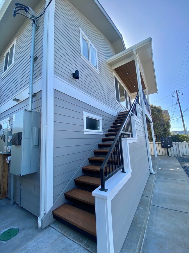 Photo - 1318 6th St Unit 3