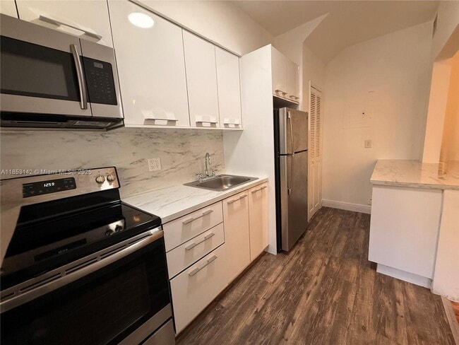 Building Photo - 723 NE 91st St Unit 1C Rental