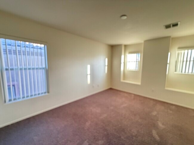 Photo - Carry Over Showing: This property has been shown before and will be rented to the first most qual...