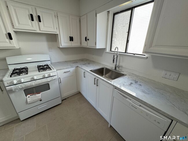 Photo - 57 Seaside Ave Unidad 2