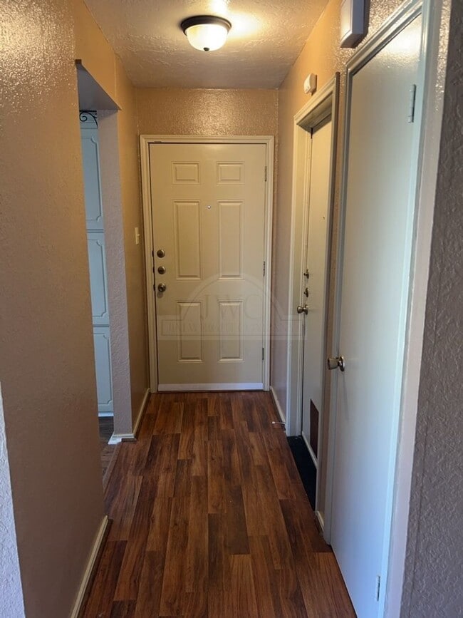 Photo - 2212 Silverhill Dr