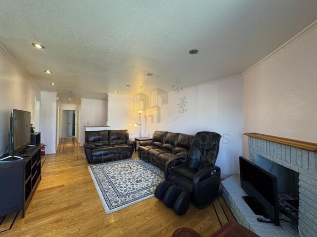 Photo - 60 Surrey Ct