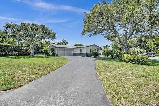 Photo - 2761 NE 12th St