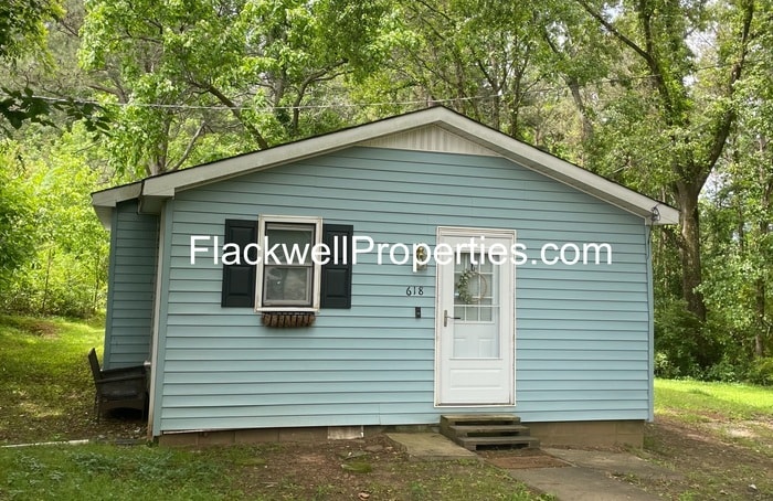 Well Maintained 2 bedroom, 1 Bath home - Well Maintained 2 bedroom, 1 Bath home