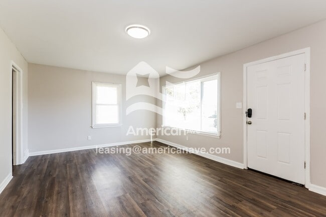 Photo - 649 Oakleaf Dr