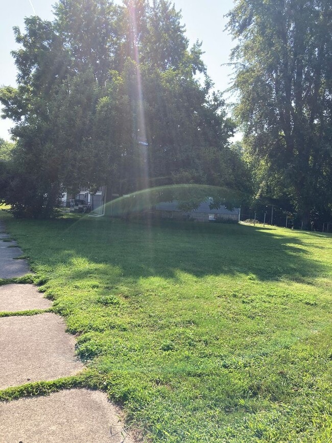 Photo - 605 W Beechwood Ave