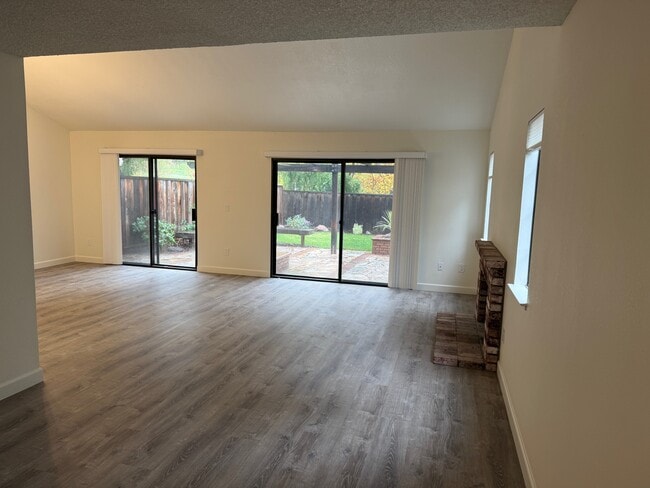 Photo - 60 Boulder Creek Ct