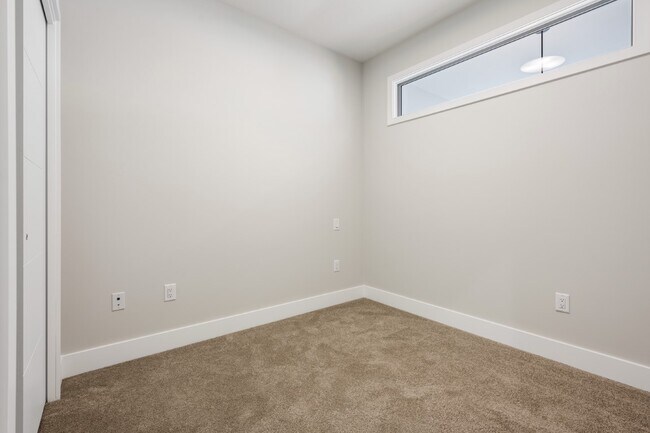 Photo - McGill Apartments