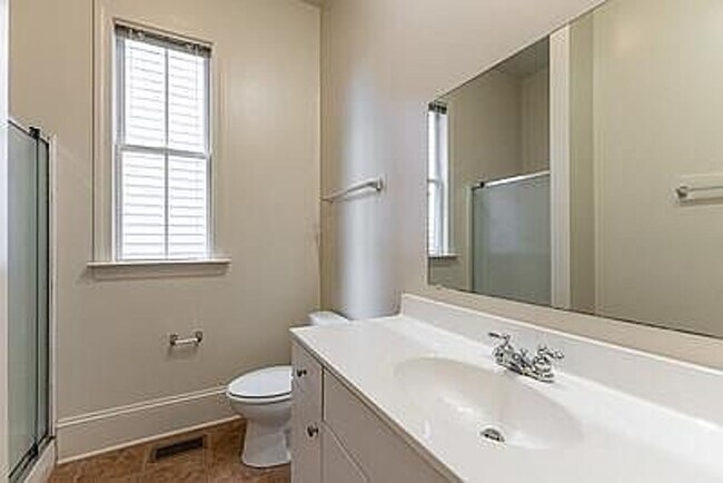 Photo - Spacious 3-Bedroom Apt on Cary St.