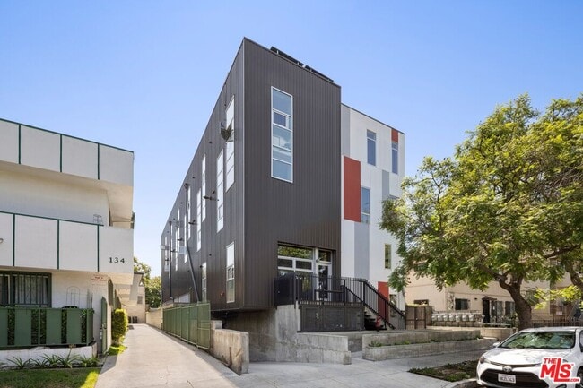 Building Photo - 140 S Gramercy Pl Unit 1 Rental
