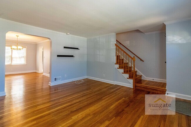 Photo - 959 Radcliffe Rd