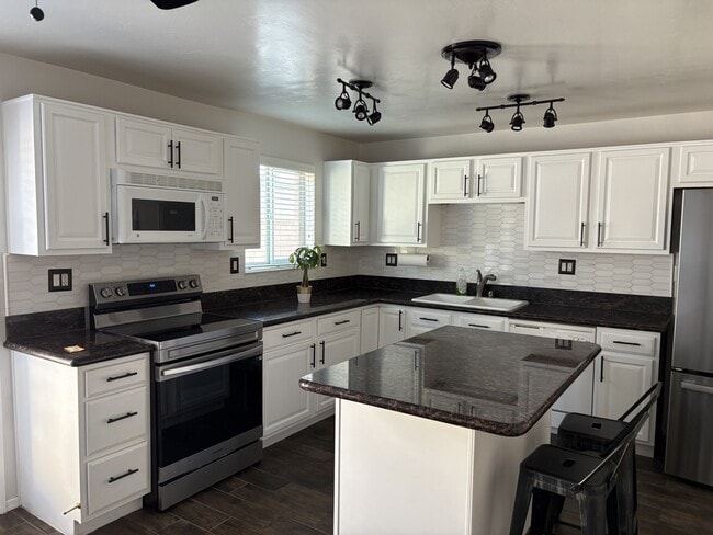 Photo - 934 N Desert Ave Townhome