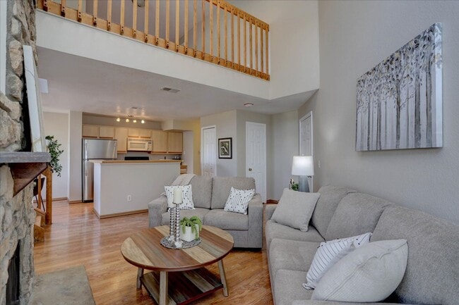 Photo - 2-Story Condo, Wood Flrs Wood FP Unit 91