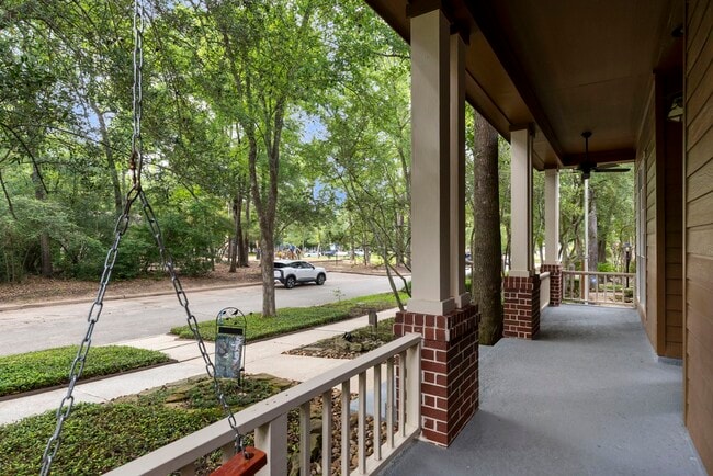 Photo - 6 E Cottage Green St