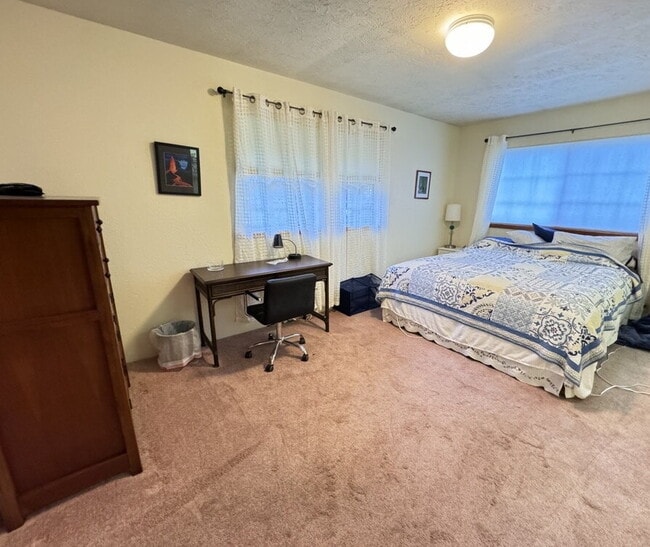 Photo - Available Now!  2bd/2.5ba Fully Furnished ...