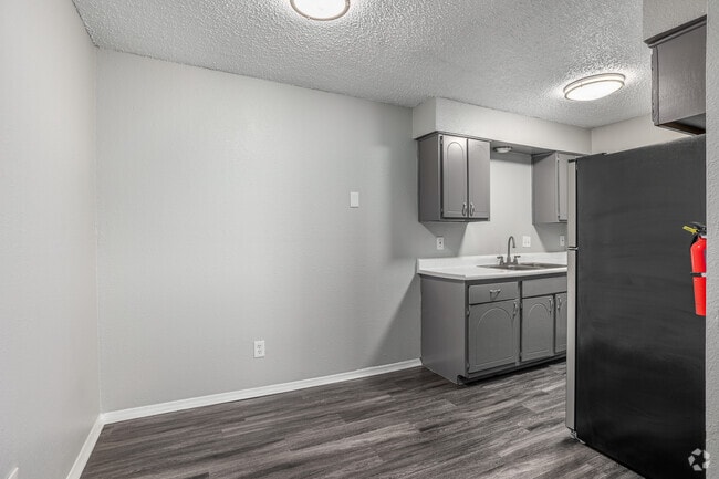 1BR, 1BA - 845SF - Dining Room