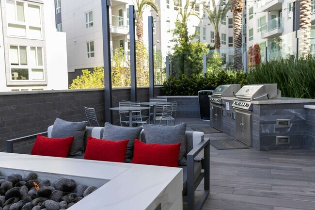 Fire up the grill and unwind under the palms. - Diridon West