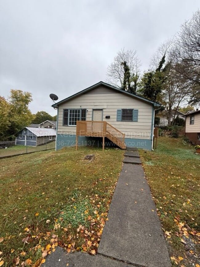 Building Photo - 730 Laurel St