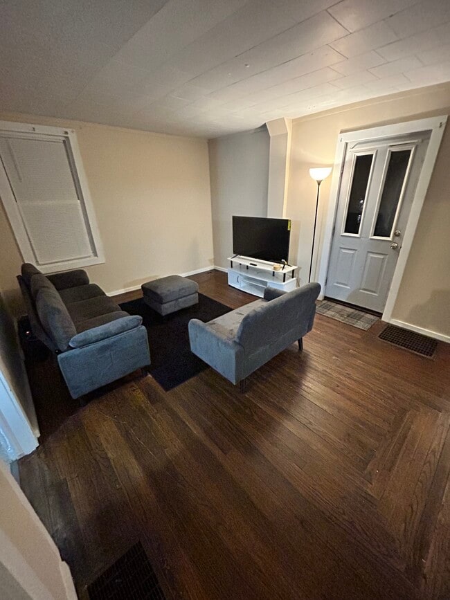 Photo - 171 W Seneca St