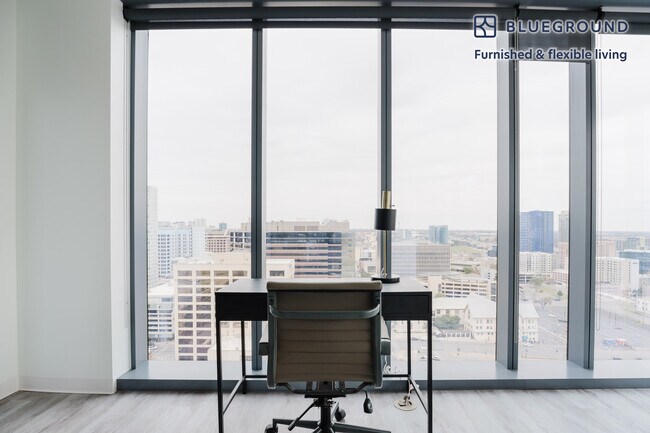 Photo - 501 Brazos St Unidad FL23-ID294