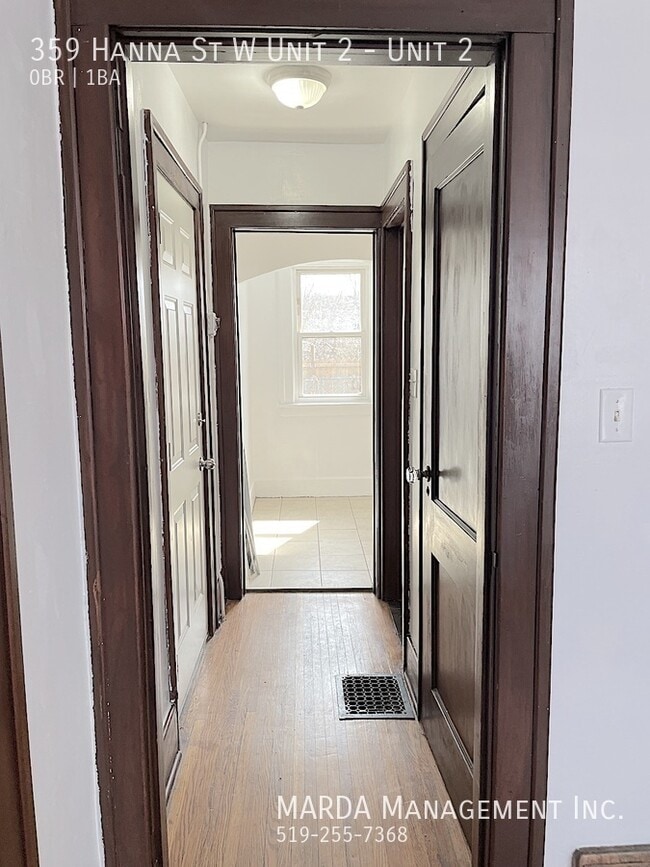 Photo - COZY BACHELOR IN 4-PLEX DOWNTOWN + HYDRO & GAS Unit 2