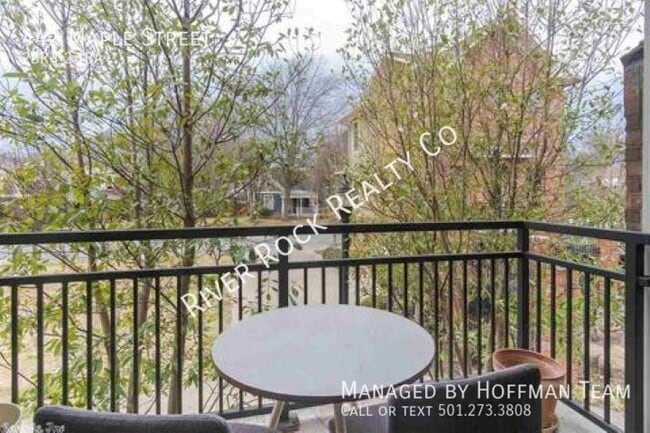 Photo - 442 Maple St