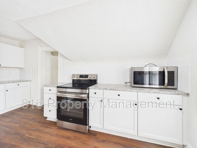 Photo - 633 S Fuller Ave Condo Unit - 633 S Fuller Ave 2A Upper