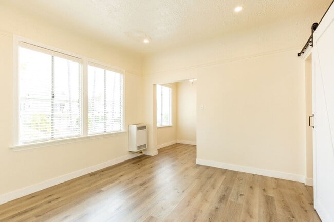 Photo - 437 N Ardmore Ave