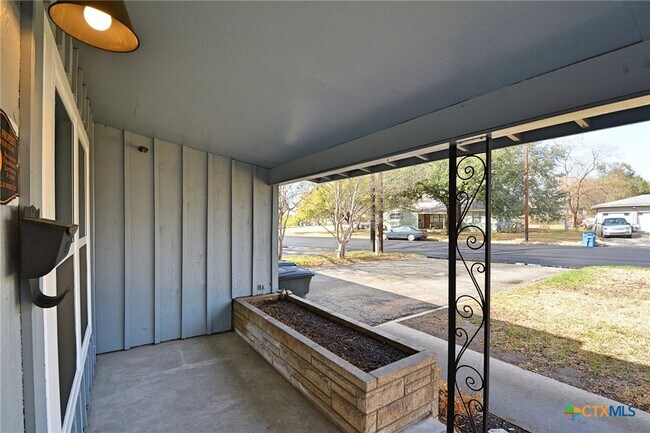 Photo - 571 W Merriweather St